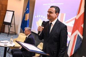 Afati drejt fundit, Vetëvendosje ende pa lëvizje për formimin e qeverisë së re  