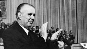 Shqiptarët e Kosovës dhe regjimi i Enver Hoxhës