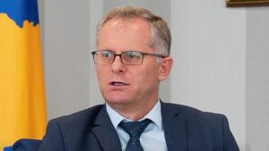 Bislimi alarmon BE-në: Serbia po pengon ndihmën për shqiptarët në Luginë, bllokon tre herë fondet nga Kosova