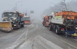 Borëpastruesja shkakton aksident të trefishtë në Rrugën e Arbrit