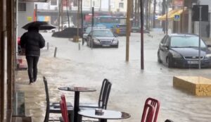 Përmbytje në Durrës dhe rrethina: Mijëra hektarë tokë nën ujë, mbi 600 banorë te evakuuar