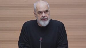 Rama: “Përmbytjet nuk ndalen me akuza politike”