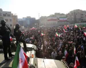 Tensione në Iran, djali i Shahut u bën thirrje forcave të sigurisë të braktisin regjimin