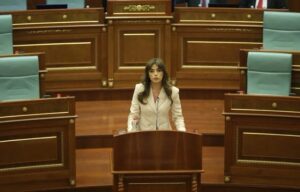 Albulena Haxhiu zgjidhet kryeparlamentare e Kosovës