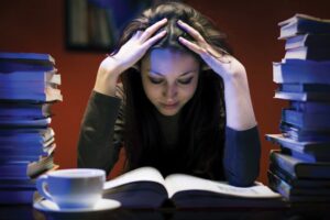 Arsimi i lartë në Shqipëri në udhëkryq, universitete pa cilësi dhe të diplomuar pa punë