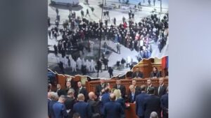 Balla ironizon Berishën pas vizitës së McAllister: “S’e takojnë as aleatët”