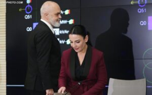 BIRN: Shkarkimi i Belinda Ballukut, ‘i vonuar dhe i pamjaftueshëm’