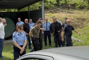 Policia e Kosovës arreston gjashtë serbë në Prizren, tentuan të shpalosnin flamurin afër manastirit